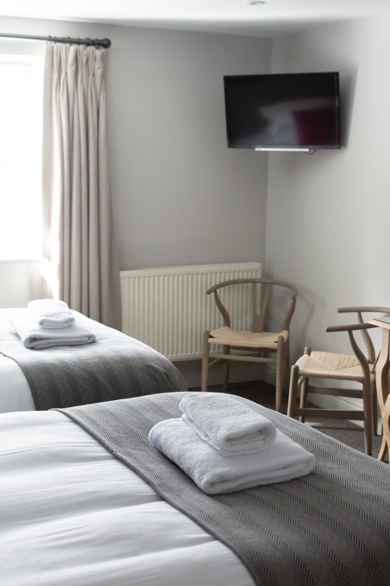 The Stump Hotel Cirencester Room photo