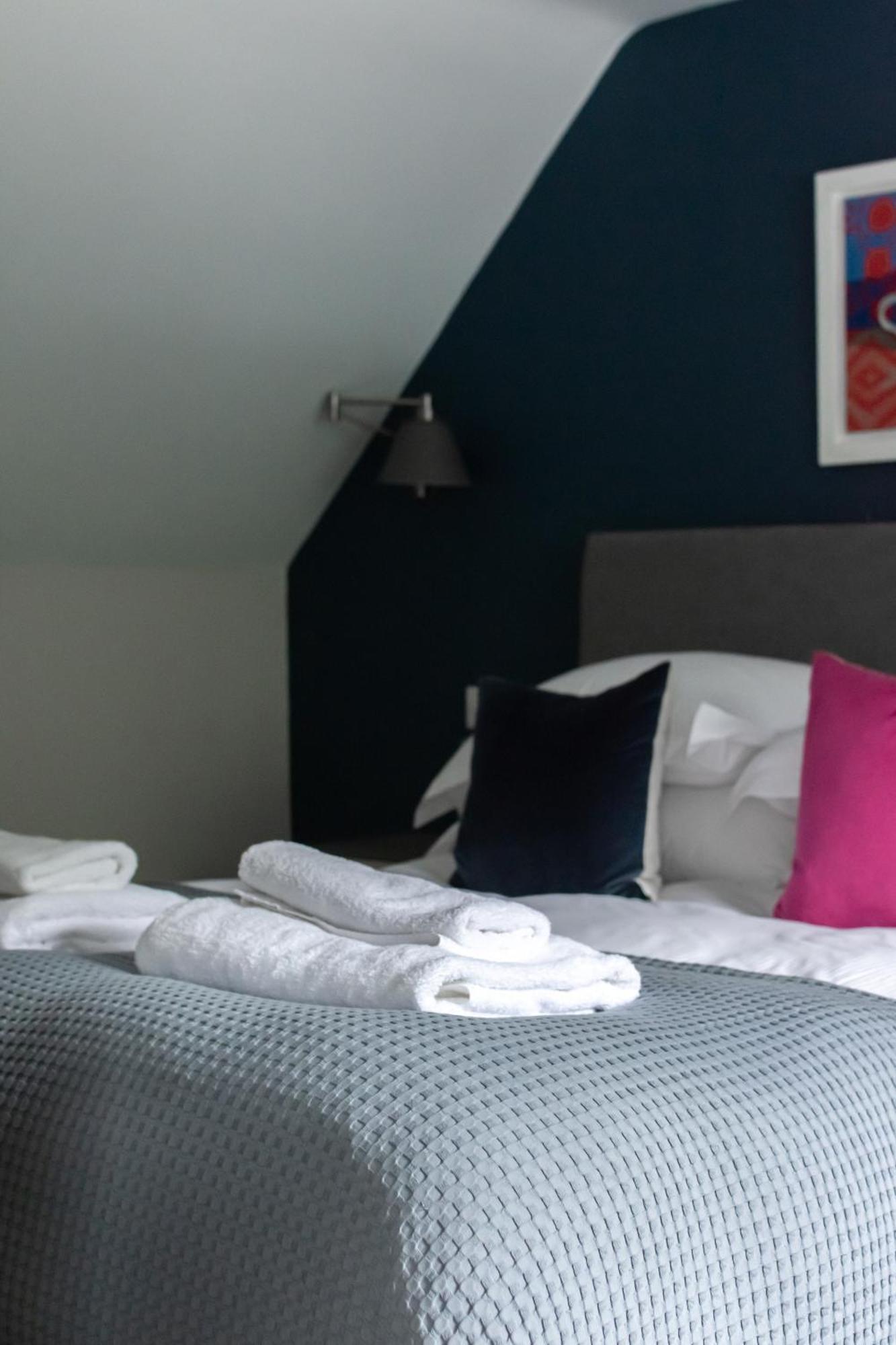 The Stump Hotel Cirencester Room photo